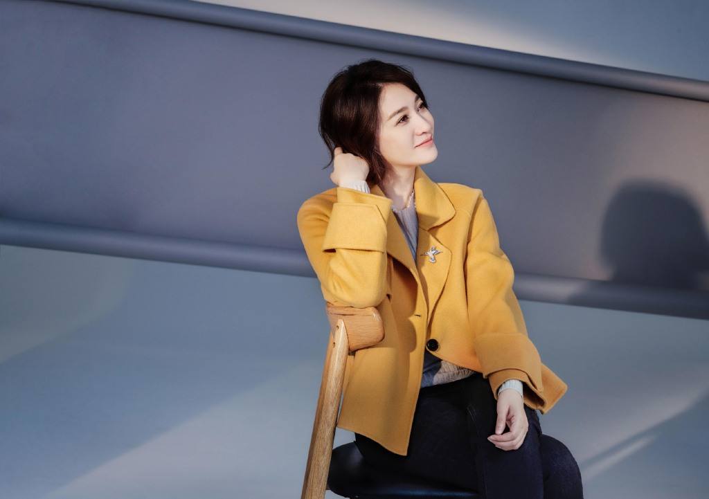 梅婷前夫被砍伤后现在过得怎样,梅婷前夫鄢颇照片