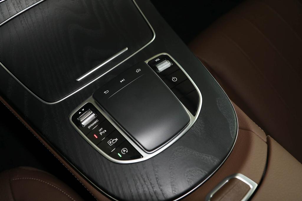 14款奔驰e级和18款奔驰e级对比,奔驰e级2024款对比奔驰s级