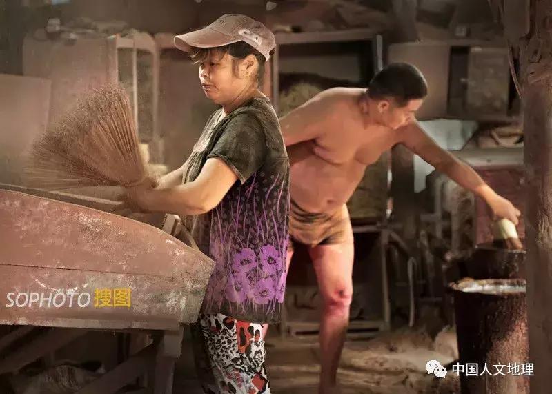 祖祖辈辈传下来的制香手艺,老百姓手工制香