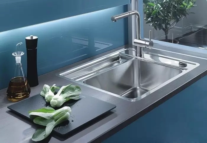 水槽台下盆一般哪种好,水槽选台下盆更好打理