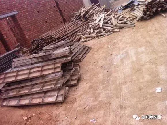 小伙盖三层农村别墅，占地150平米只花不到50万，你觉得怎么样？