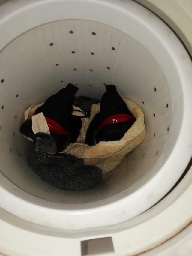 鞋怎么干得快,洗过的鞋怎么晾干得最快