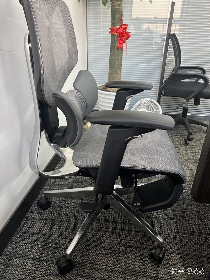 人体工学椅黑白调e3pro测评,黑白调P7人体工学椅