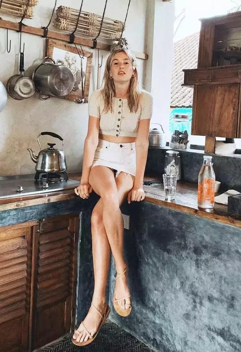 刘雯蕾丝服装,刘雯jennie