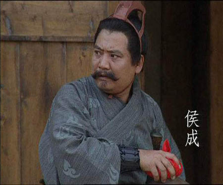 吕布收下八位猛将，其中四位最终投降曹操，最厉害的那位不屈而死