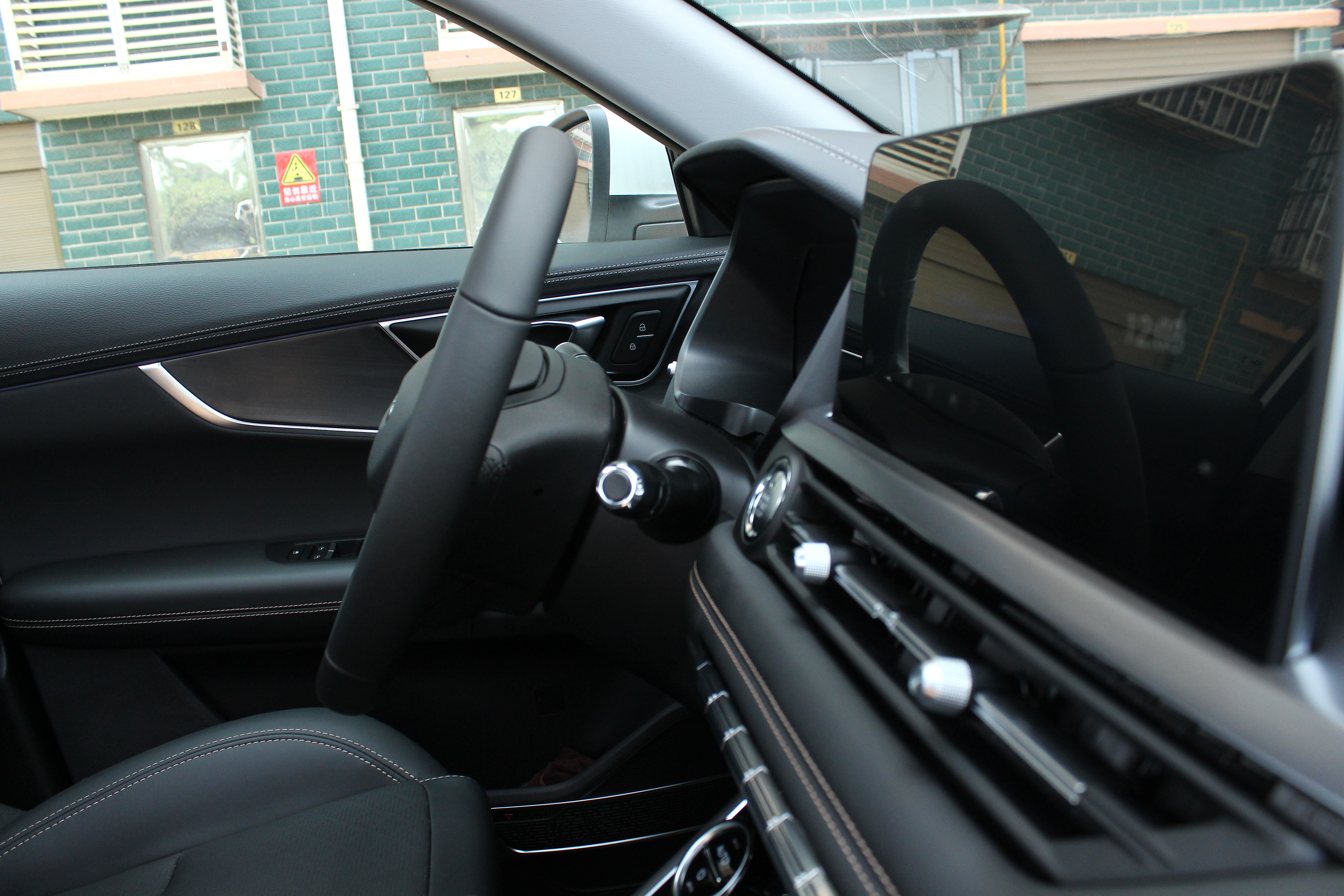 瑞虎8缺点有哪些,瑞虎8空间大吗