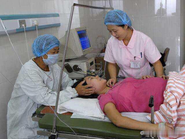 男医生的“一阳指”有多可怕？孕妈：尴尬到极点，能避开太幸运了