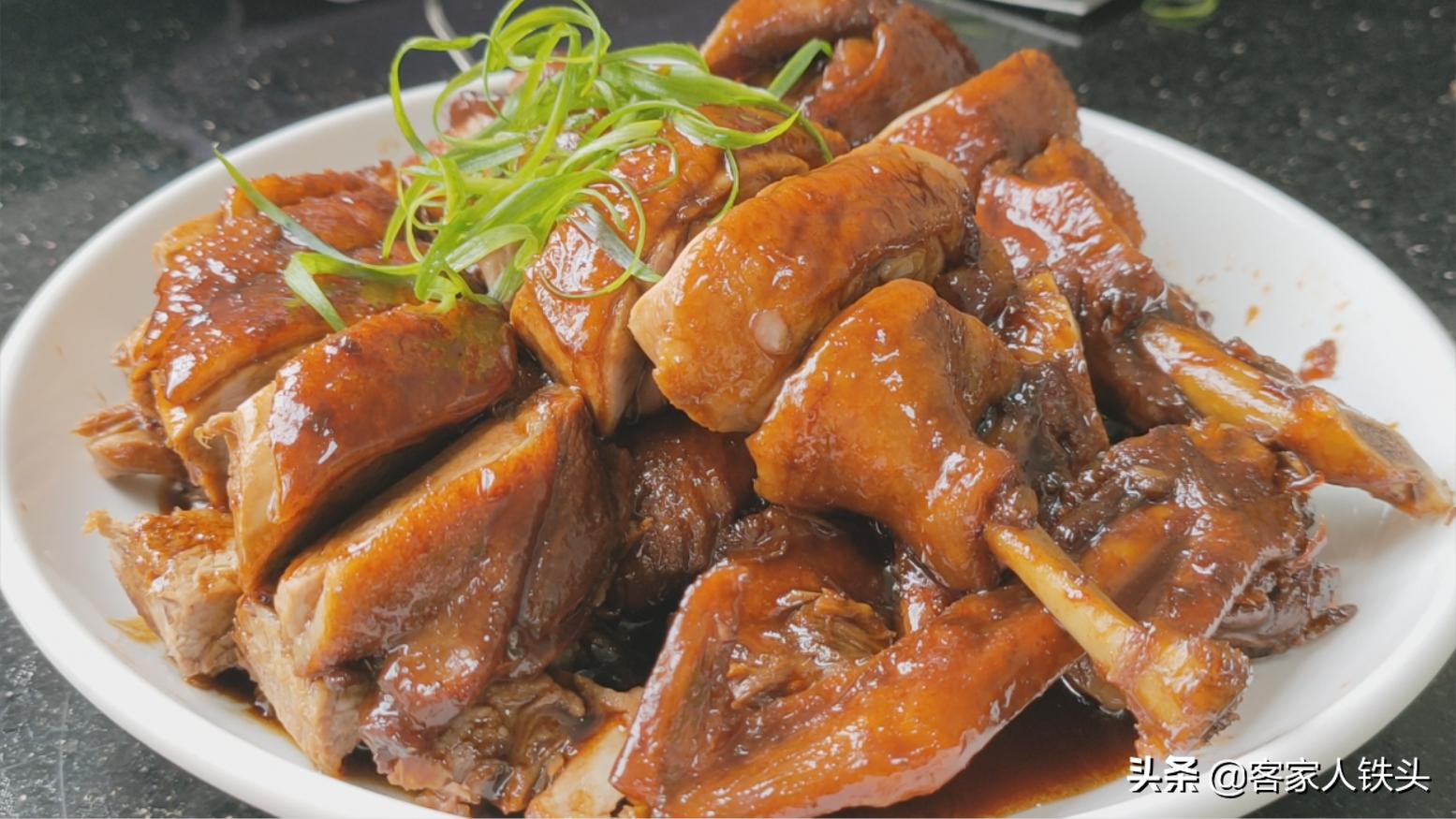 老鸭有几种做法和配料,老水鸭的做法