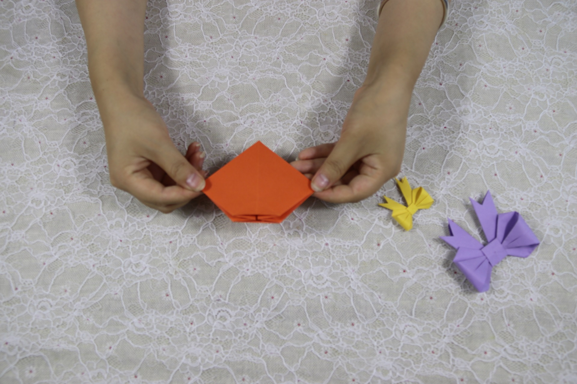 蝴蝶结的折法又小又好看不用剪刀,蝴蝶结折法简单不用剪刀