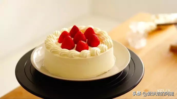邱莹莹同款草莓奶油蛋糕，基础戚风胚，徒手脱模剖片及抹面挤花
