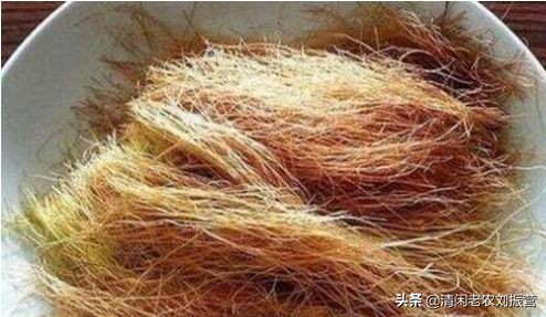 玉米须煮水喝有益处，有人拿来卖钱，是很好的扶贫创业项目