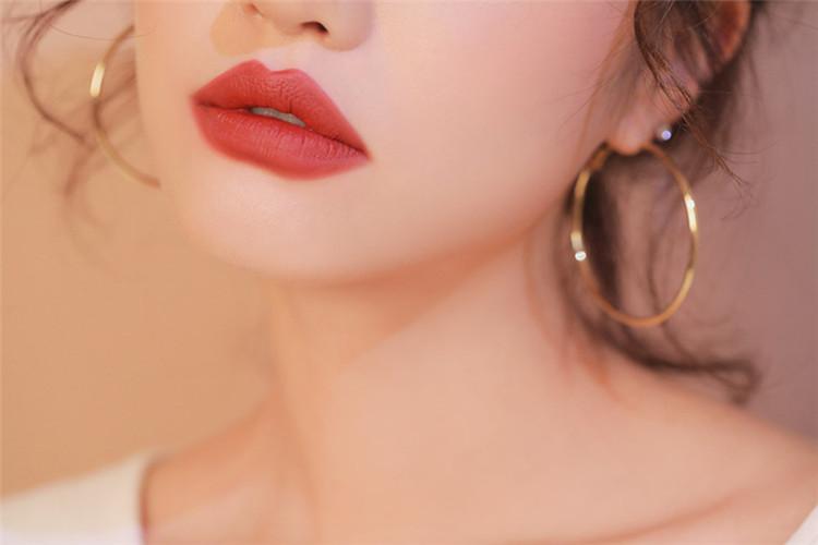 攻略女生小妙招,攻略一个女生应该怎么下手