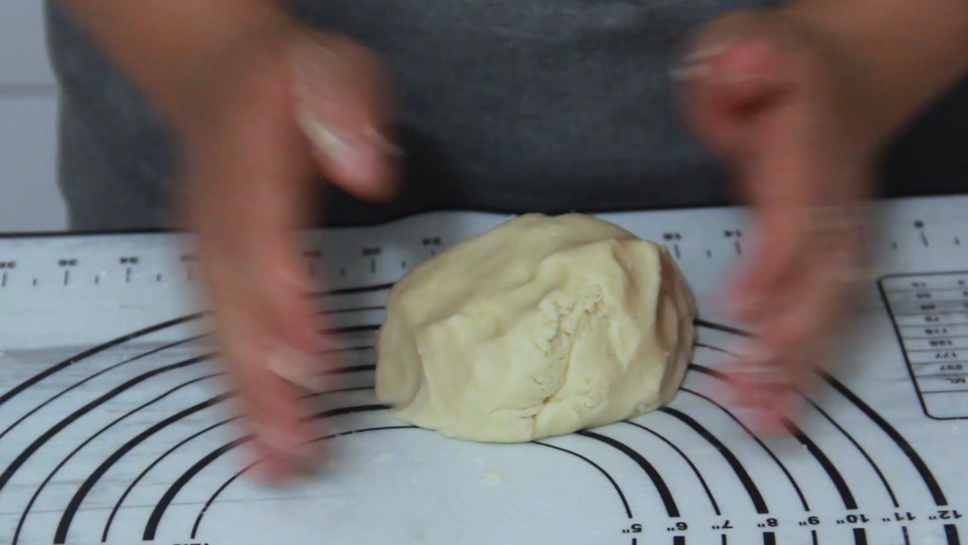 买绿豆饼怎么做好吃又简单,正宗绿豆饼做法及配方