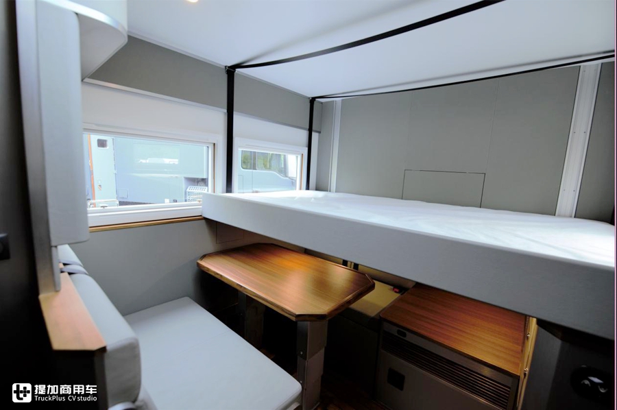 东风越野房车2021款乌尼莫克u5000,全时四驱乌尼莫克越野房车