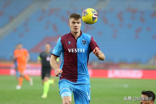 挪威亚历山大索罗斯,冉冉升起的足球新星