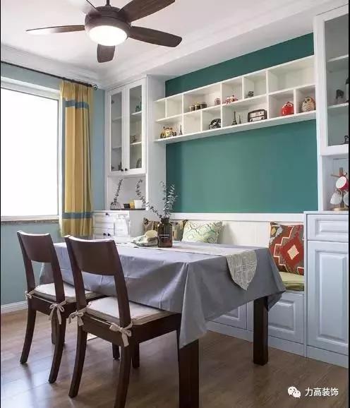 家里人少餐桌买圆还是方,小户型客厅小怎么选餐桌