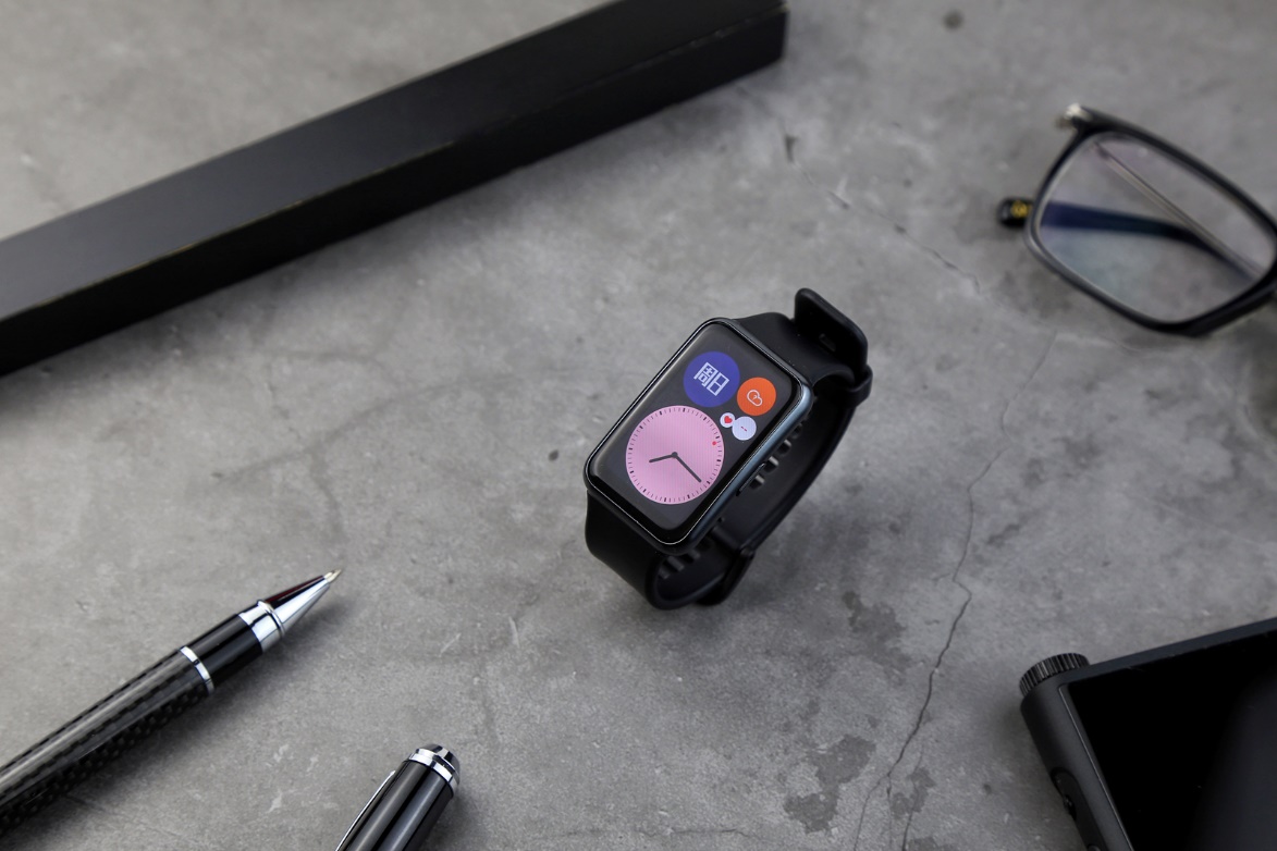 华为watchfit与华为手环6的区别,华为手表watchfit和new的区别