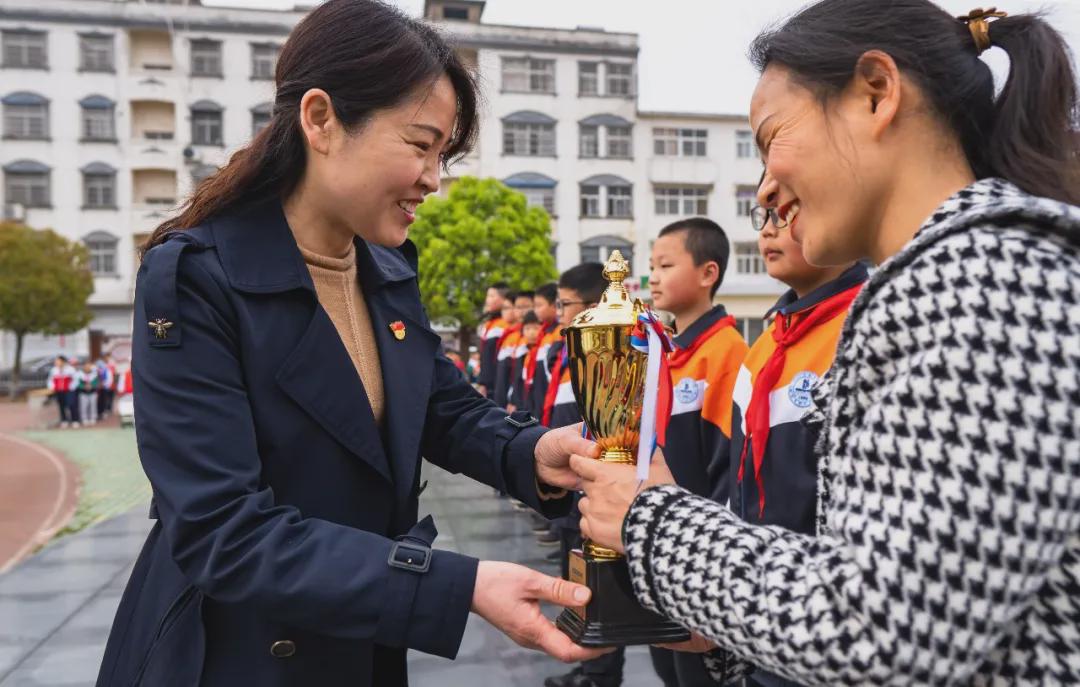 淮滨足球比赛小学生,淮滨县实验学校足球比赛