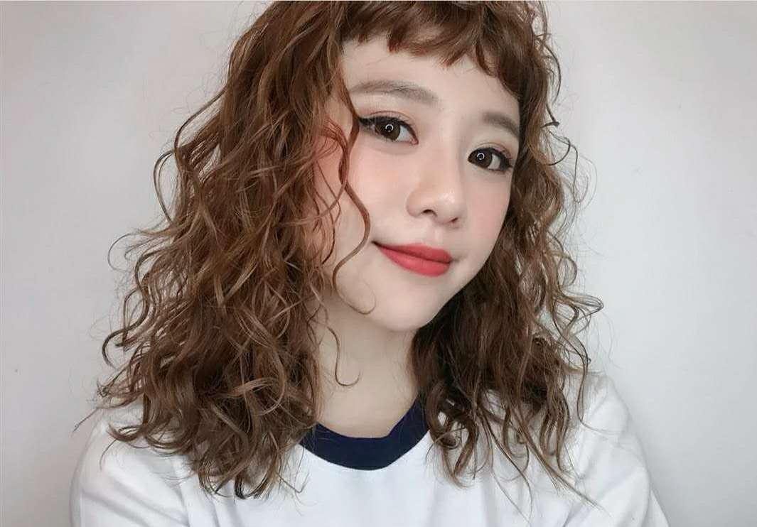 烫的卷发不知用哪种泡沫发蜡好,发蜡和弹力素哪个更适合卷发