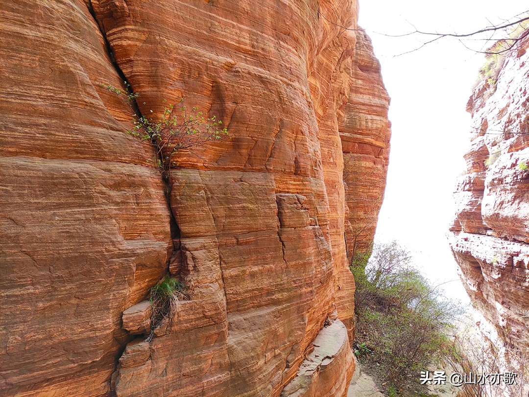 从石家庄到邢台，寻找大自然的鬼斧神工，爬上半个瓮，羞羞阴阳山