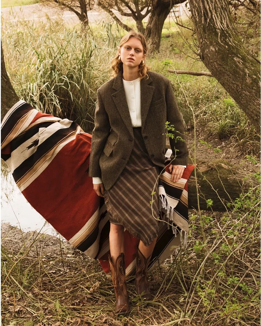 闊╁墽濂宠绌挎惌鍝佺墝,闊╁墽濂充富绌挎惌鍝佺墝