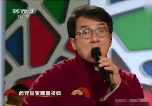 几十年来，成龙有过哪些“幼稚”的举动？