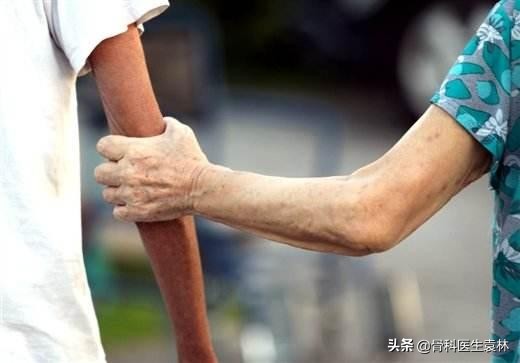 股骨头坏死早期该怎么治疗,该如何治疗早期股骨头坏死