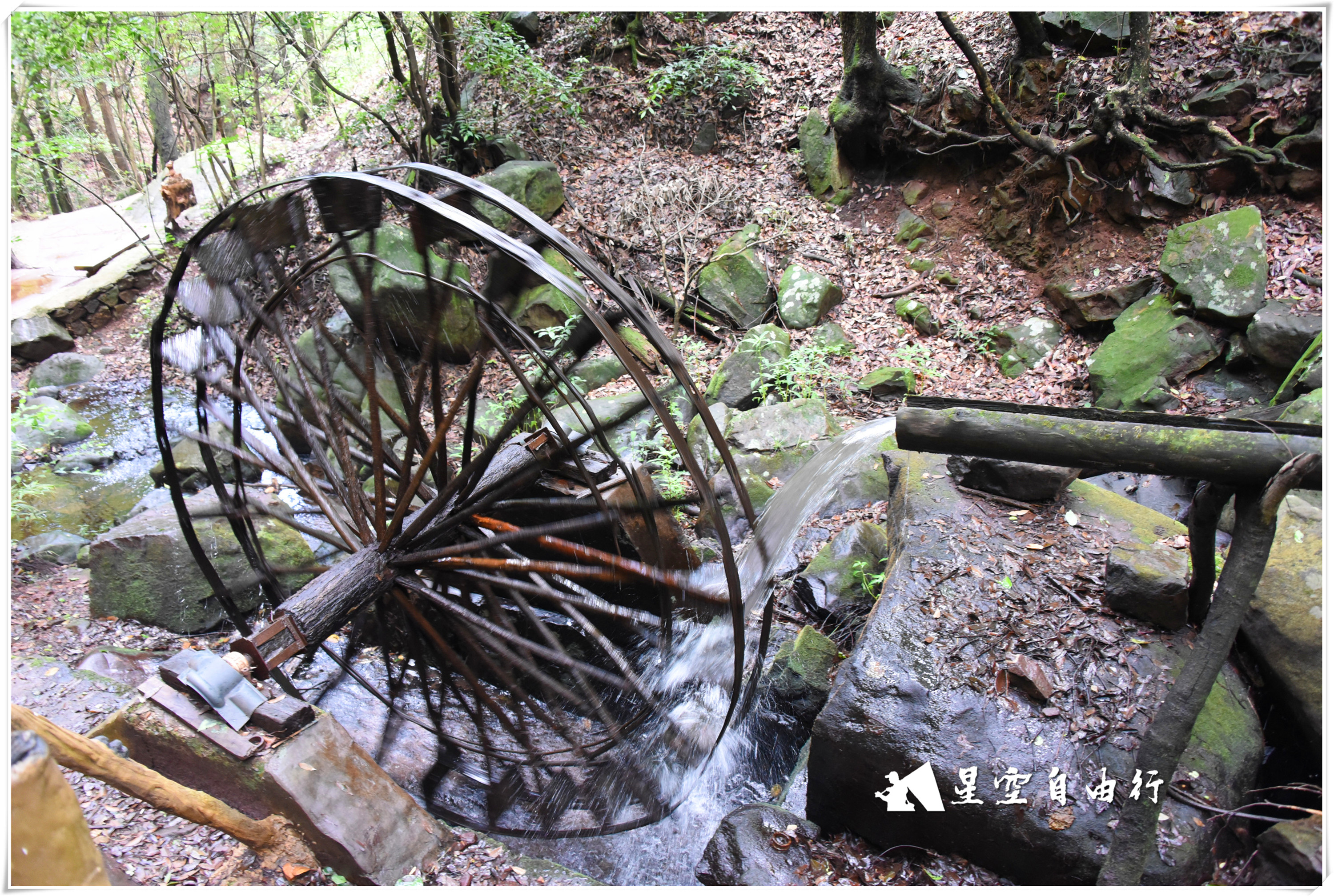玻璃桥青龙峡,大瀑布玻璃栈道有碎裂效果吗