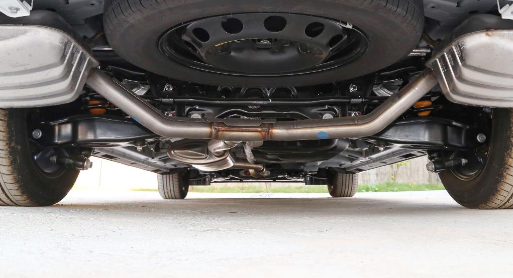 新款传祺m8改装成丰田埃尔法,传祺m8和埃尔法碰撞测试