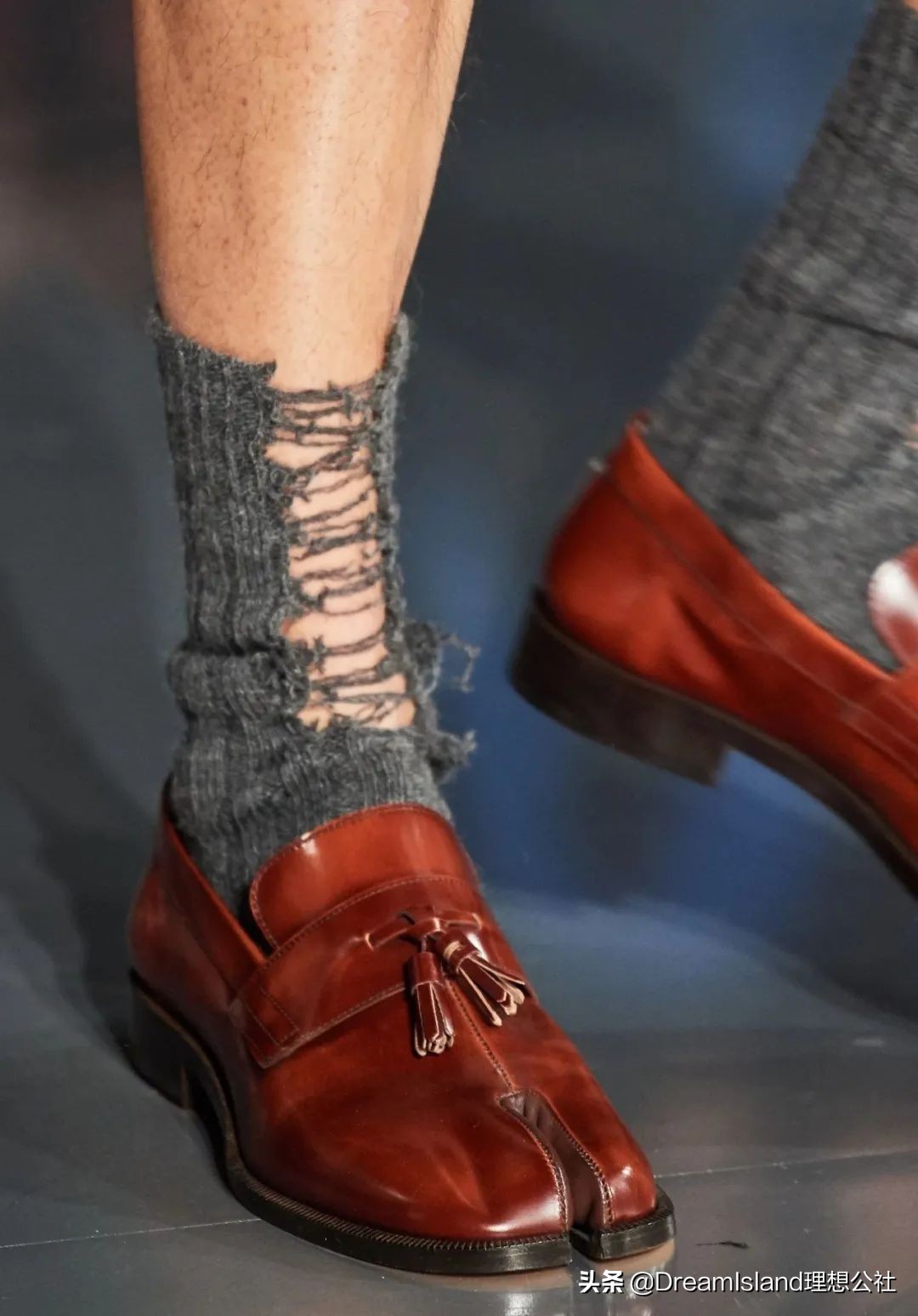 街拍白色乐福鞋,达妹街拍图文