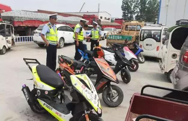 未成年骑改装鬼火交警抓怎么办,扮酷耍帅