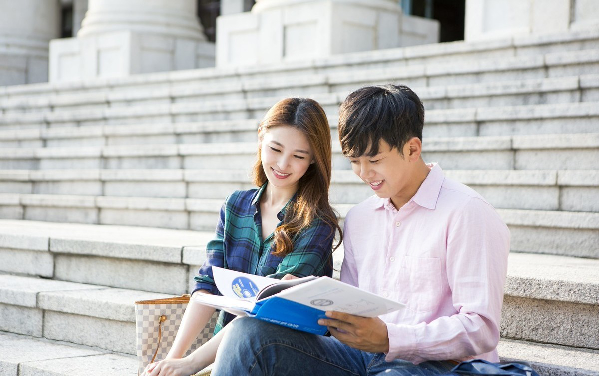 女子带男闺蜜相亲路人怒斥,相亲男被女方怒怼