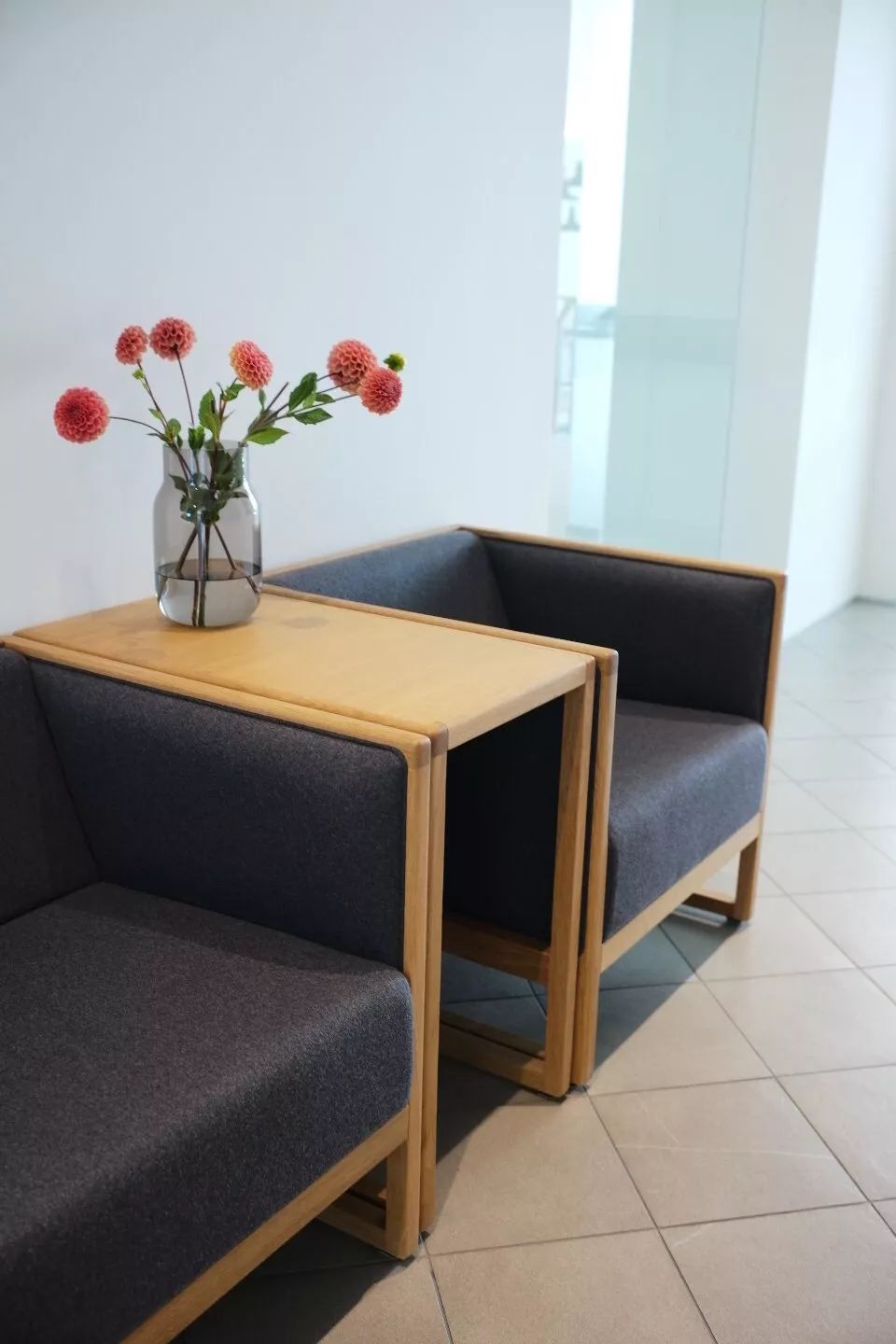 探访TON工厂看经典椅子背后的故事|疯狂24h我们去捷克干了啥？