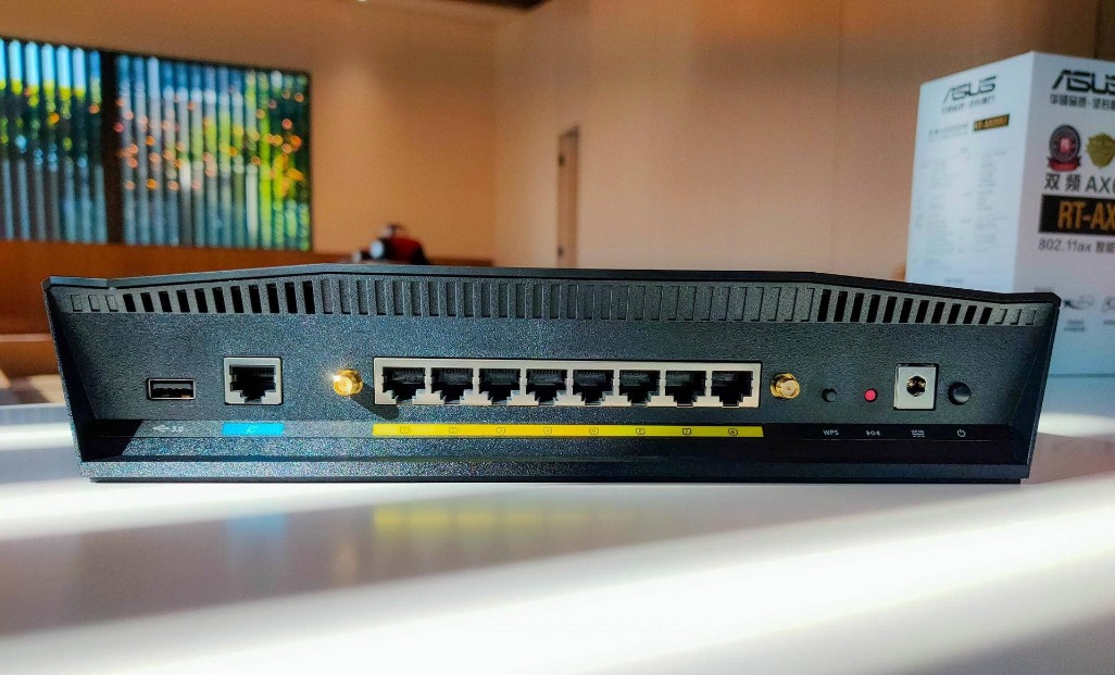 华硕ax68u的5g信号很差吗,华硕ax88u有2.5g网口吗