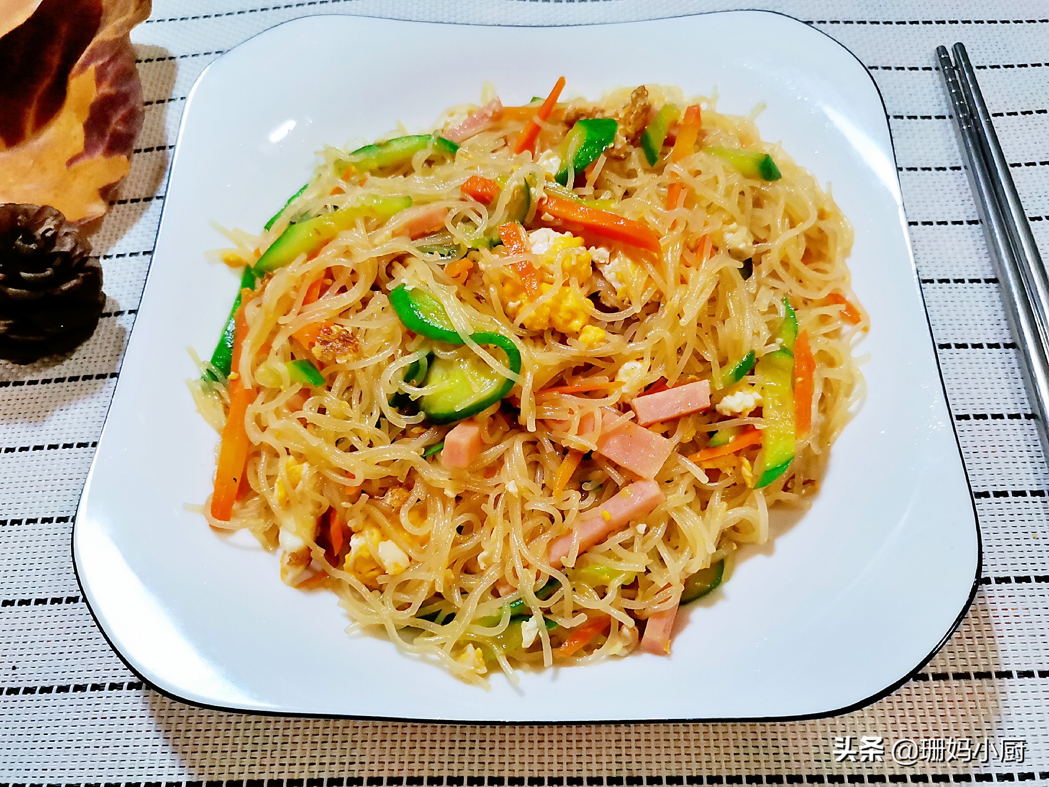 米粉炒得很好根根分明又不粘,怎样炒米粉才能又软又好吃