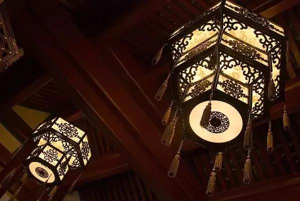 宫灯，流影中的精致时光