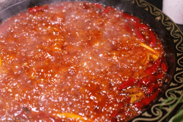 包锅底油碟的19.9自助火锅,一桌一个锅底39元自助油碟