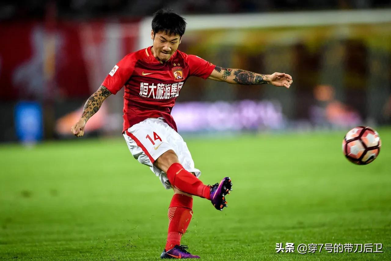 中甲足球联赛运动员,年轻时候踢过中甲的国脚