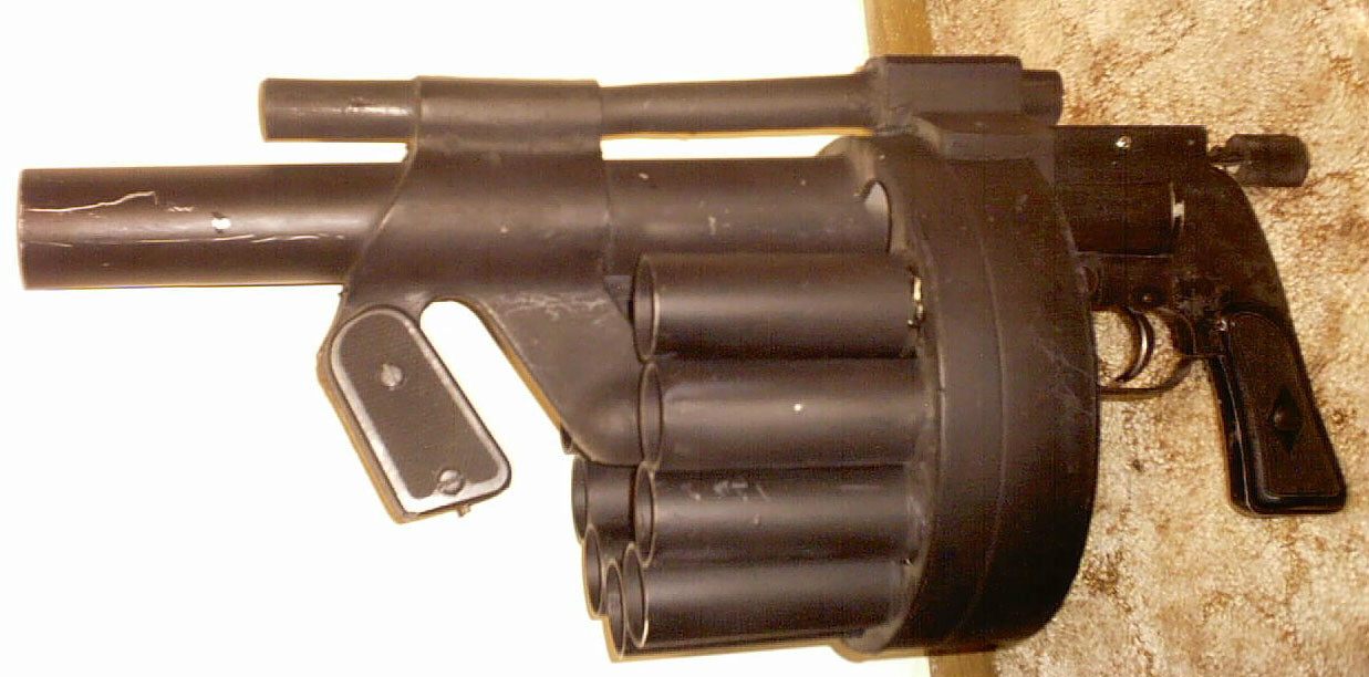 阿诺施瓦辛格终结者散弹枪,终结者施瓦辛格拿的武器