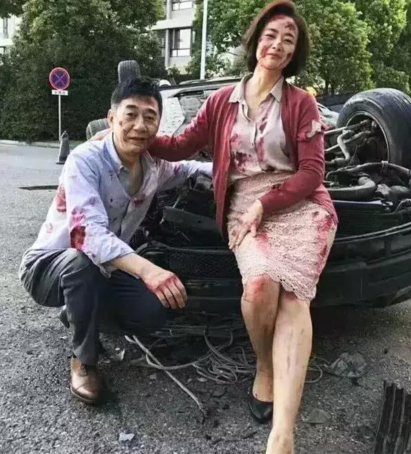 爱情里,虽然被偏爱的总是有恃无恐,但是还有另外一种爱