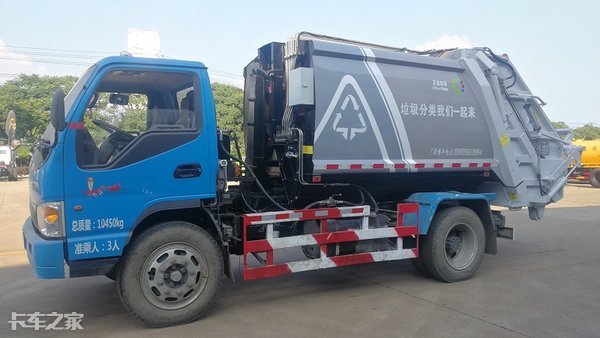 重汽汕德卡垃圾车,汕德卡勾臂垃圾车