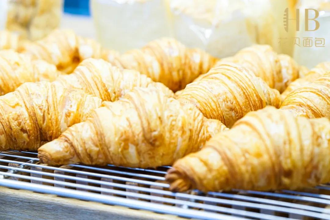 上海华贝面包哪家好,探店现烤面包
