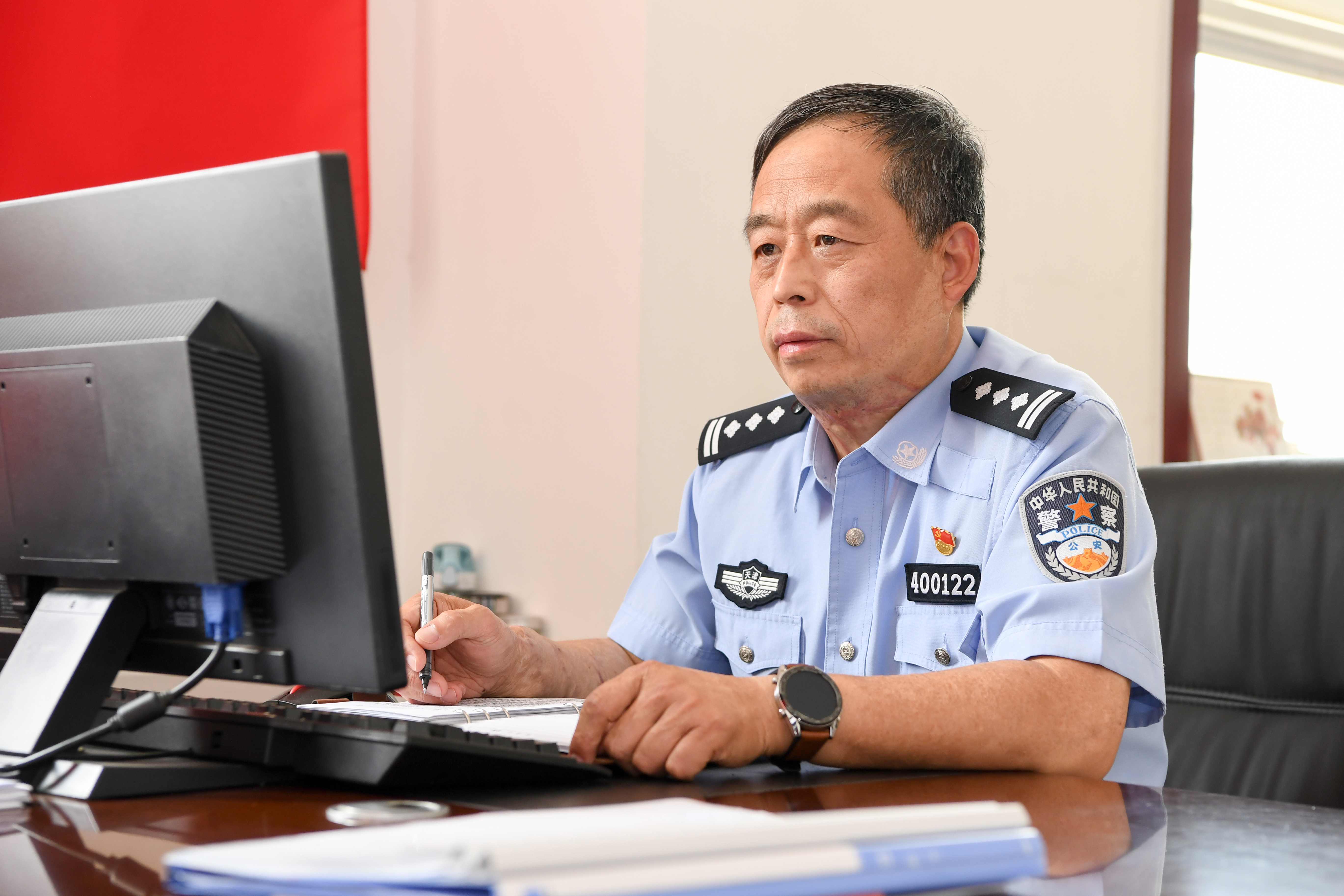 郭志龙伤疤事件,郭志龙个人事迹