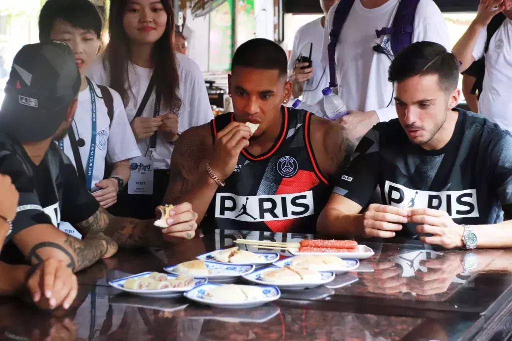 巴黎圣日耳曼抵达深圳,巴黎圣日耳曼姆巴佩一条龙