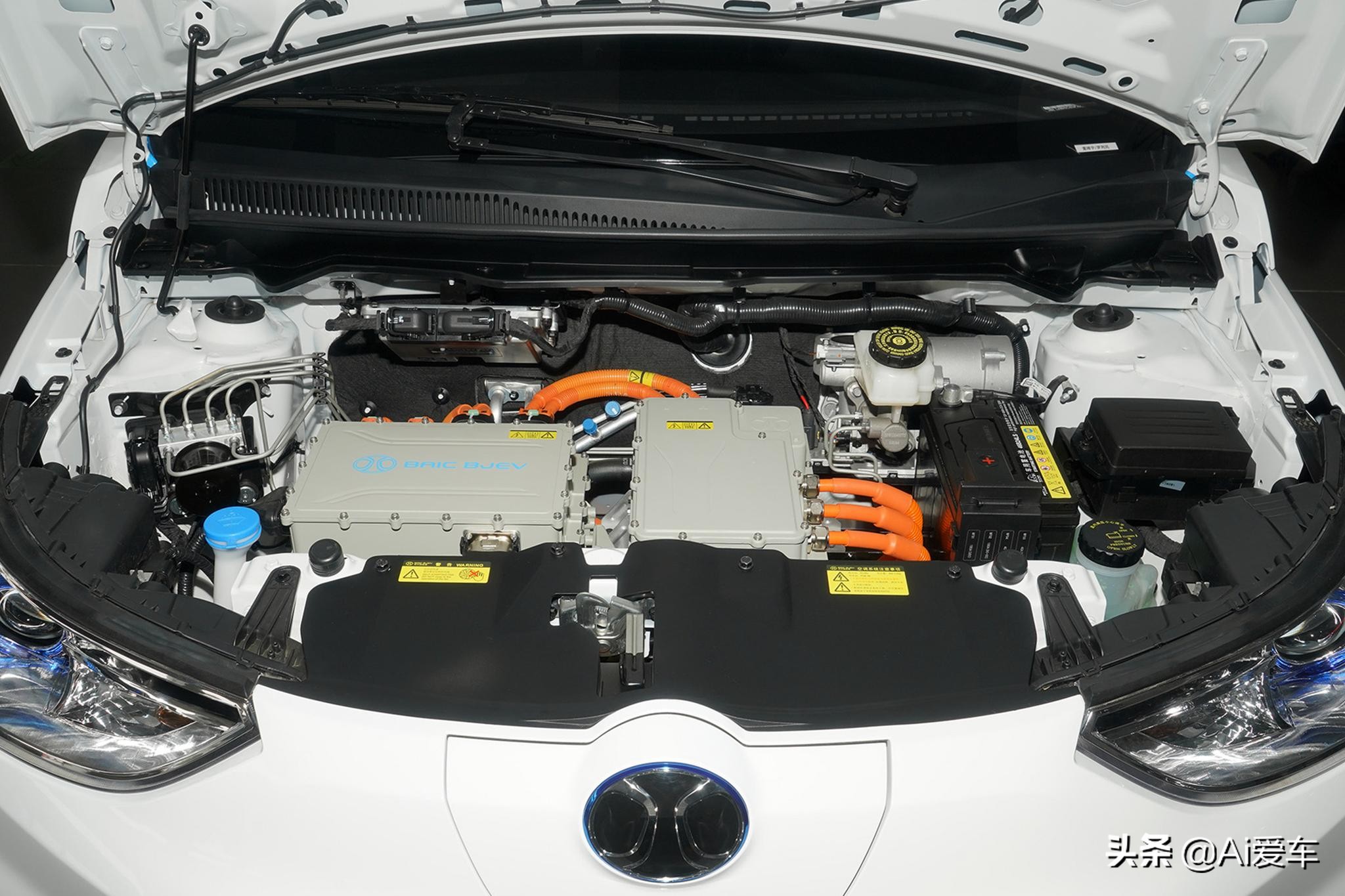 便宜省油电动汽车续航里程长,便宜好养的代步车