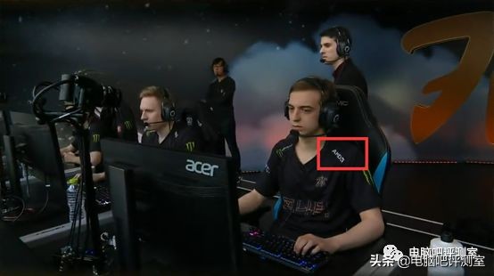 lol世界赛用的显卡,英雄联盟官方比赛用的多大显示器