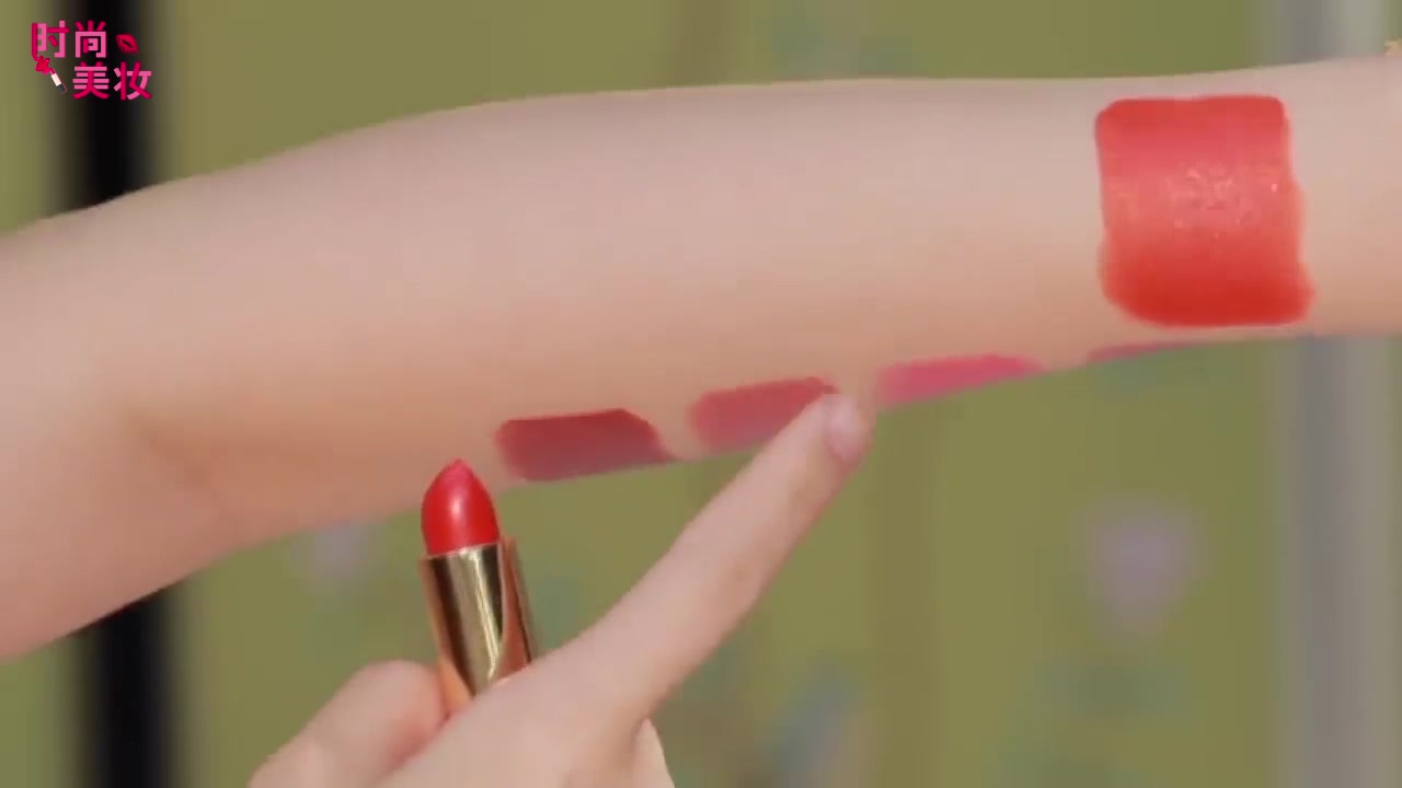 gucci唇膏黑碎花,gucci唇膏透明难闻