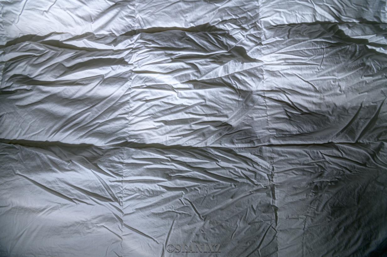 国产高品质白鹅绒已经“历史新低”，国产羽绒被值得买吗？