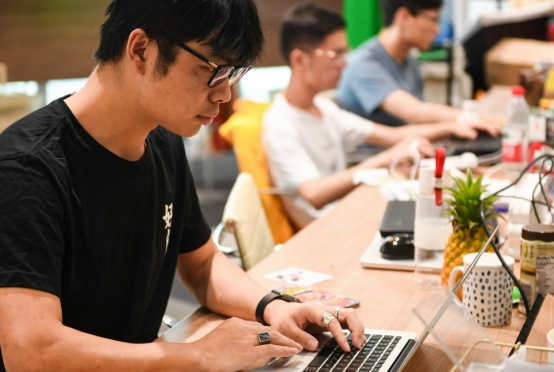 985学历毕业找到工作后后悔,985大学生毕业后真实现状