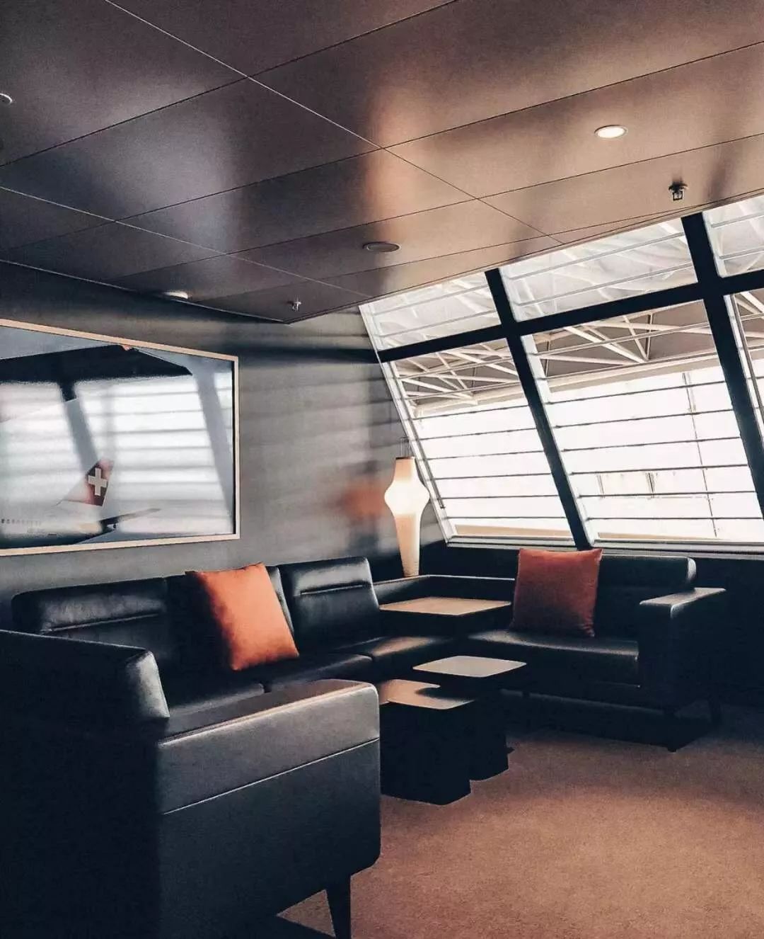 买头等舱可以享受贵宾厅吗,商务舱需要买贵宾厅休息室吗